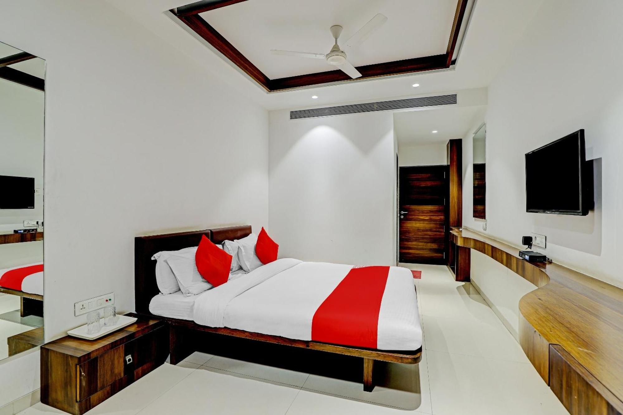 Hotel O Rishta And Jahan Banquet And Rooms Bhatha Екстер'єр фото